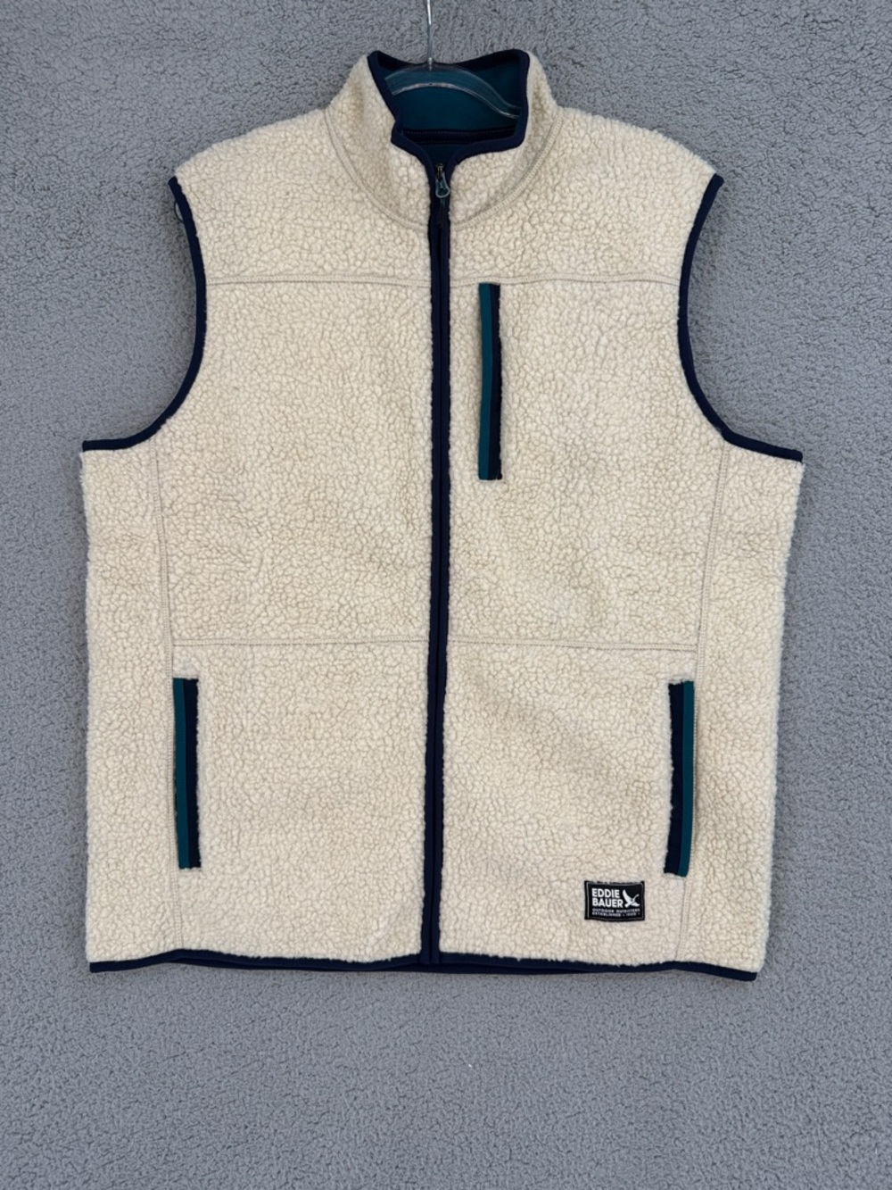 Eddie Bauer Mr. Chilali Cream Sherpa full zip Vest Men’s Large Navy Trim Pockets